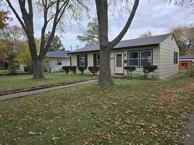 1907 20th Street, House other with 3 bedrooms, 1 bathrooms and 2 parking in Zion IL | Image 3