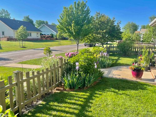 unit-2-2040 Sapphire Ln, Fairfield, IA, 52556-8776 | Card Image