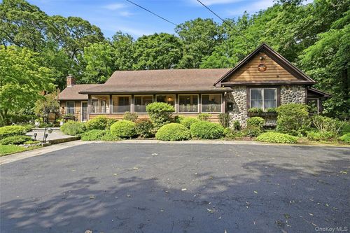 2064 N Country Rd, Wading River, NY, 11792-1634 | Card Image