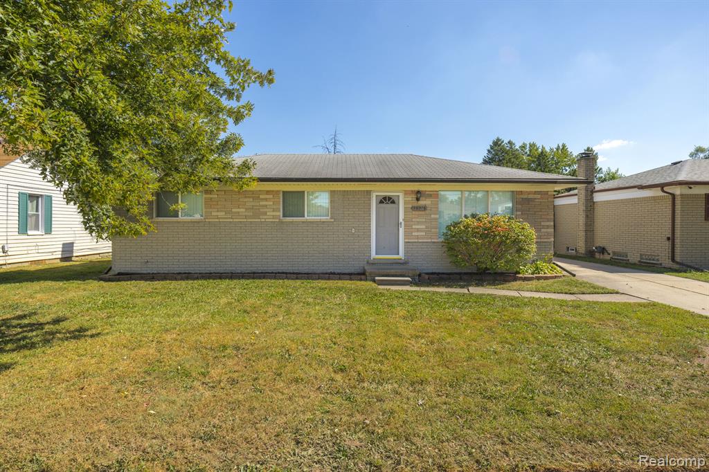 Ryan Rd, Warren, MI 48092