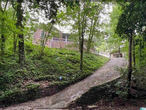1633 Sunset Dr, Vestavia Hills, AL, 35216-1641 | Card Image