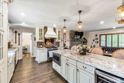 15 Marbeth Cir, Miller Place, NY, 11764-1728 | Card Image