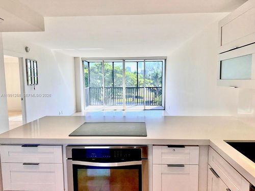 apt-410-3301 N Country Club Dr, Aventura, FL, 33180-1614 | Card Image