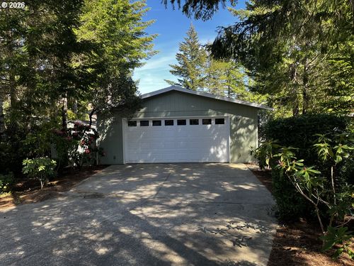 148 Outer Dr, Florence, OR, 97439 | Card Image
