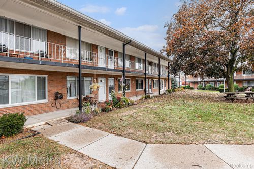 207-2121 Clawson Ave, Royal Oak, MI, 48073-3771 | Card Image