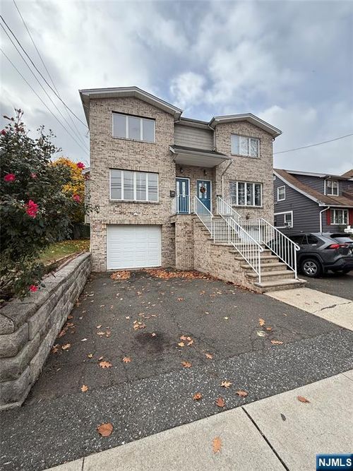 102 Liberty St, Lodi, NJ, 07644-3213 | Card Image