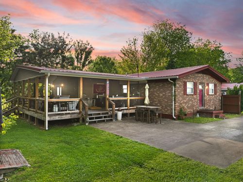 88 Plum St, Stanton, KY, 40380-2113 | Card Image