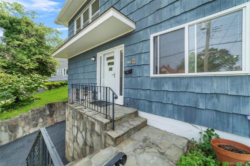 102 Maple St, Croton-On-Hudson, NY, 10520-2537 | Card Image
