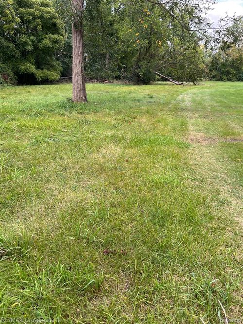 2405 Rawsonville Rd, Van Buren Twp, MI, 48111-2284 | Card Image