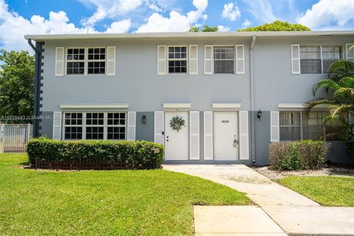 1-8-8010 Sw 18th Ct, Davie, FL, 33324 | Card Image