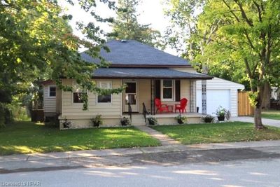 218 Shuter St, House other with 3 bedrooms, 2 bathrooms and 3 parking in Wingham ON | Image 1