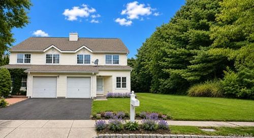 2 Herrels Circle, Huntington, NY, 11747 | Card Image