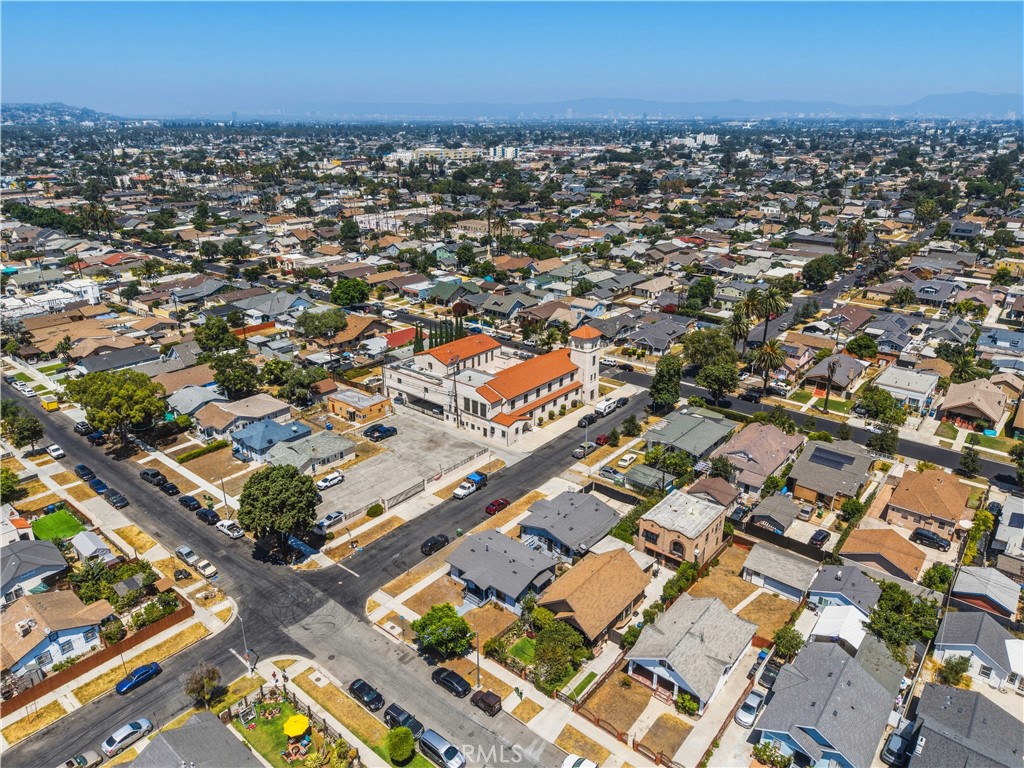Residential Income in Los Angeles 3