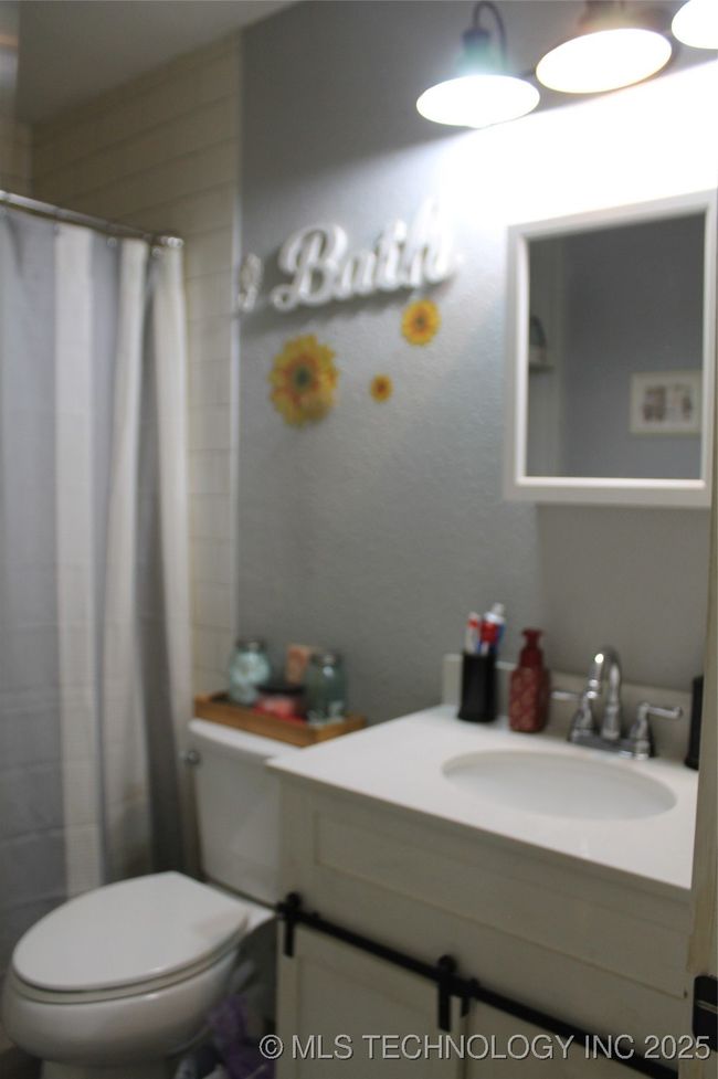 630 S Oyama St, House other with 3 bedrooms, 2 bathrooms and null parking in Kiowa OK | Image 19