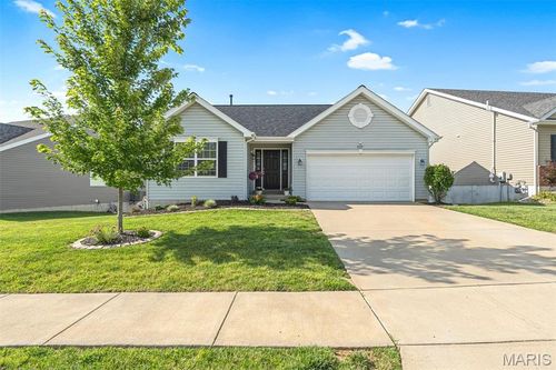 437 Dusty Brook Dr, O Fallon, MO, 63366-4993 | Card Image