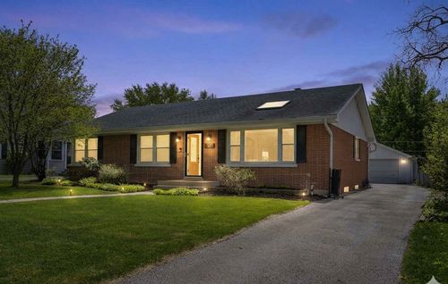 1910 E Liberty Dr, Wheaton, IL, 60187-5879 | Card Image