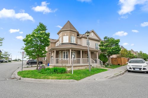 18 Telstar Way, Whitby, ON, L1M0G2 | Card Image