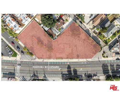 7577 Foothill Blvd, Tujunga, CA, 91042-2165 | Card Image