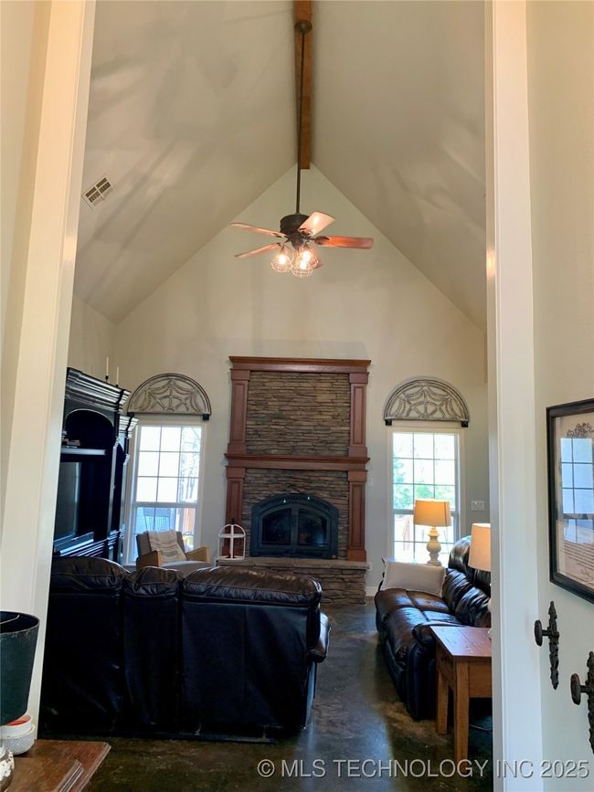7373 N 485 Rd, House other with 4 bedrooms, 3 bathrooms and null parking in Hulbert OK | Image 6
