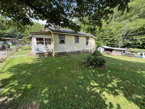 240 Pounding Mill Rd, Evarts, KY, 40828-6471 | Card Image