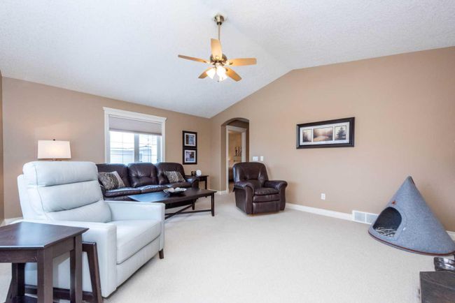 1212 Woodside Way Nw, Home with 4 bedrooms, 2 bathrooms and 4 parking in Airdrie AB | Image 25