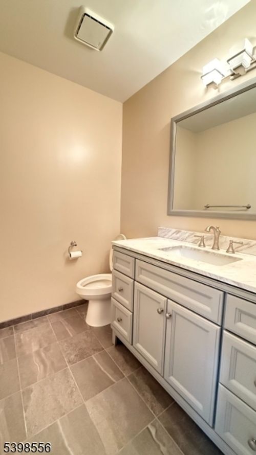 58-58 Canterbury Cir, Somerset, NJ, 08873-4805 | Card Image