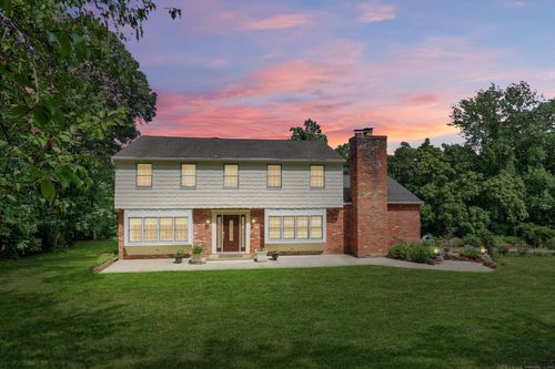 11 Ariel Rd, Woodbridge, CT, 06525-2104 | Card Image