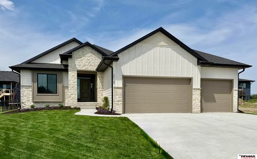 2125 S 95th St, Lincoln, NE, 68520-9452 | Card Image