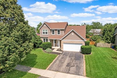 637 Salem Circle, House other with 4 bedrooms, 2 bathrooms and 2 parking in Oswego IL | Image 2