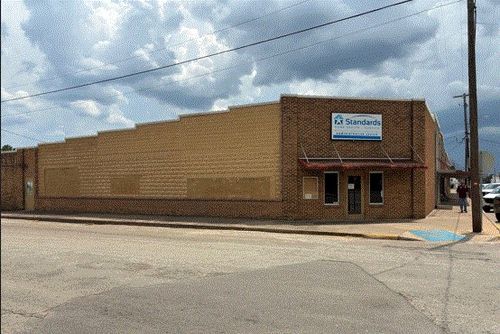 111 W 2nd St, Cameron, TX, 76520-3310 | Card Image