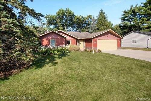 3312 Greenlawn Ave, Commerce Twp, MI, 48382-4629 | Card Image