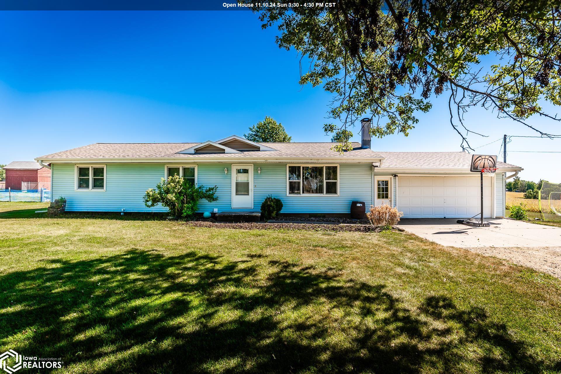 Vine Ave, Marshalltown, IA 50158