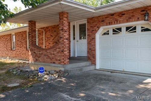 310 S Walnut St, Perryville, MO, 63775-2618 | Card Image