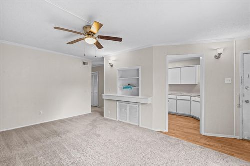 32-102 Strand St, Galveston, TX, 77550-3228 | Card Image