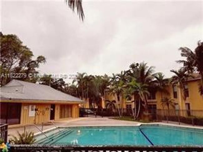 G - 4467 Treehouse Ln, Condo with 2 bedrooms, 2 bathrooms and null parking in Tamarac FL | Image 12