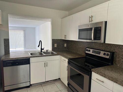 931 Sw 20th Ct, Delray Beach, FL, 33445-4613 | Card Image
