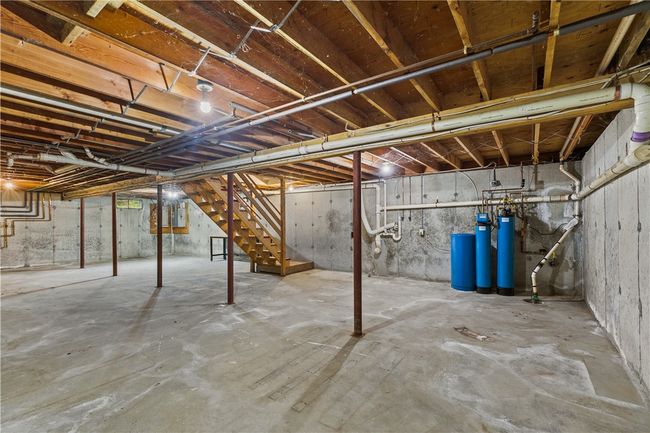 20 Samson Ln, House other with 5 bedrooms, 3 bathrooms and 6 parking in Middletown RI | Image 42