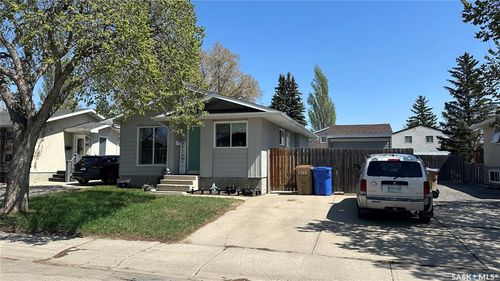 811 Battel Street N, Regina, SK, S4X1Y3 | Card Image
