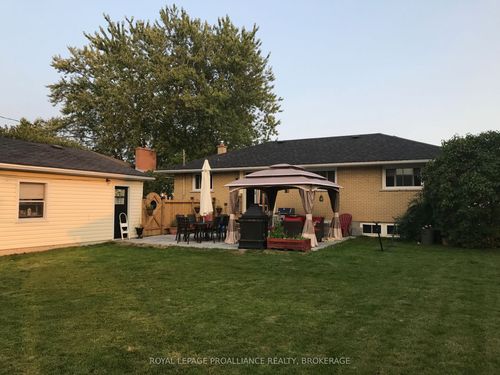 70 Briscoe St, Amherstview, ON, K7N1G1 | Card Image