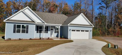 665 Bright Harvest Dr, Maysville, NC, 28555-0600 | Card Image
