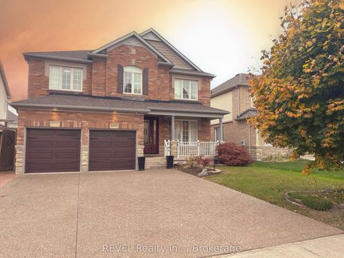 8892 Kudlac St, Niagara Falls, ON, L2H0C5 | Card Image