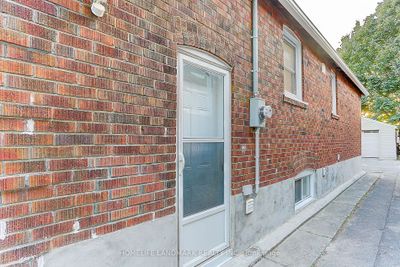 718 Willard Ave, House other with 2 bedrooms, 2 bathrooms and 1 parking in York ON | Image 3