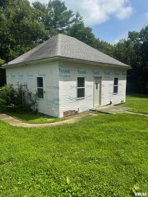 306 S Wood St, Athens, IL, 62613-9765 | Card Image