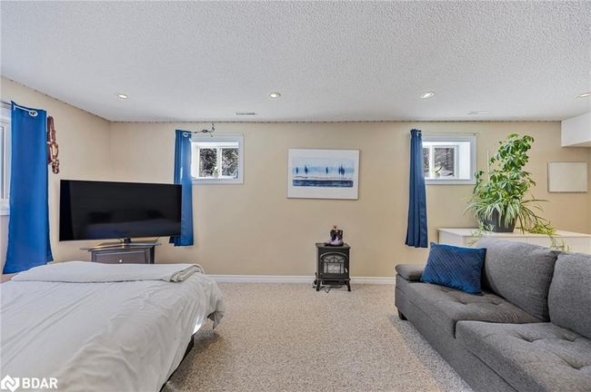 11 Maple Crt, House other with 3 bedrooms, 3 bathrooms and 8 parking in Coldwater ON | Image 34