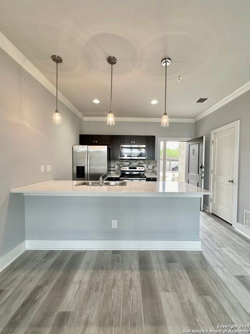 apt-103-831 Terrell Rd, San Antonio, TX, 78209-3039 | Card Image