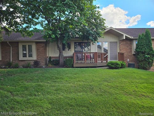 64-5663 Hillcrest Circle E, West Bloomfield Charter Township, MI, 48322 | Card Image