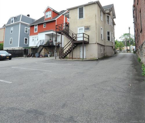 99 Croton Ave, Ossining, NY, 10562-4207 | Card Image