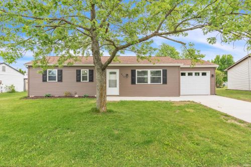 312 Alamosa Dr, Kendallville, IN, 46755-3014 | Card Image