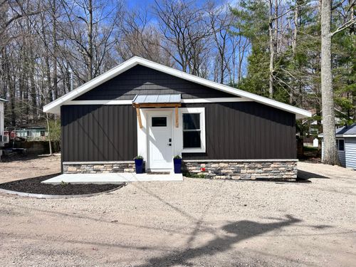 855 W Locust St, White Cloud, MI, 49349-9488 | Card Image