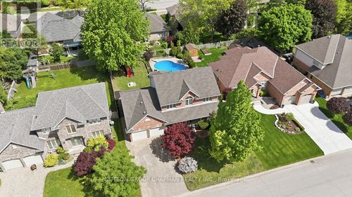 110 Green Hedge Lane, London, ON, N6H5A7 | Card Image